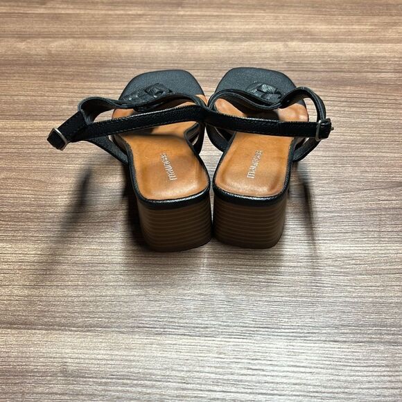 Never worn heeled sandals - Picture 4 of 5